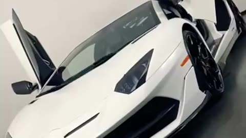 Lamborghini itni mahngi kyo #viral video