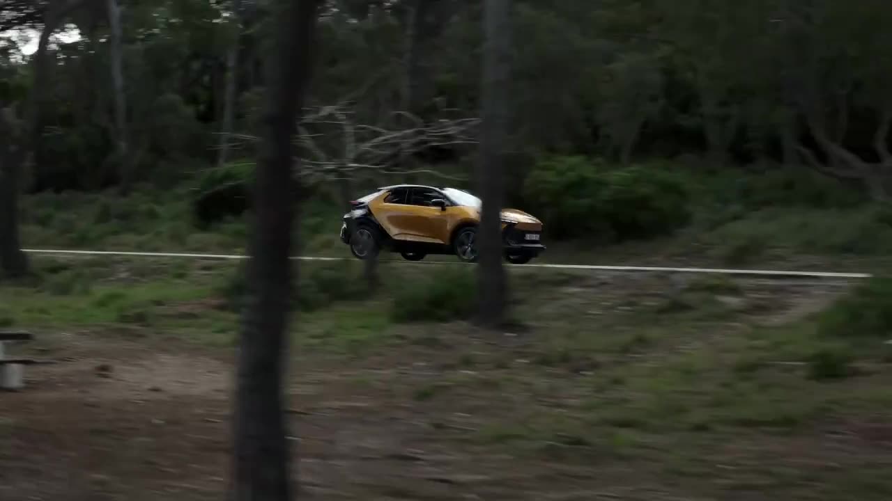 2024 Toyota C-HR PHEV in Sulfur Driving Video