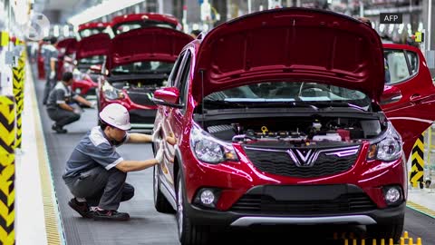 Azmin: Govt drawing up incentives to encourage M'sians to use electric vehicles
