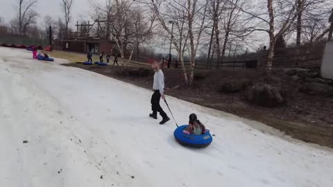 Vlog 18 | Roundtop Mountain Resort - Snow Tubing & Snowboarding + Skiing Lesson (4K)