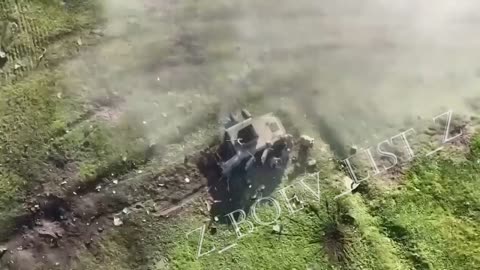 ⚡️⚡️⚡️Screens of the explosion of an HMMWV