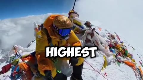 Two British Climbers Trapped in Everest Death Zone!