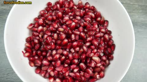 How to open a pomegranate easily - In About a Minute