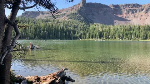 Central Oregon - Little Three Creek Lake - Taking in the Views of Lookout Rock - 4K