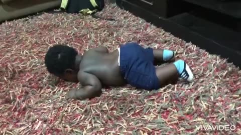 FUNNY BABY DOING PUSH UPS