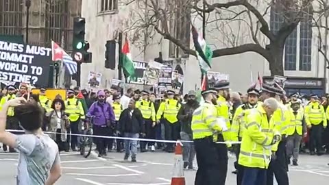 Major police operation underway in central London as baying mobs of Islamists march for Al Quds day.