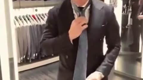Learn something, knot tie in 10sec