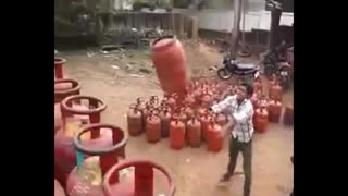 whatsapp amazing video | Unbelievable Gas Cylinder Loading In Truck