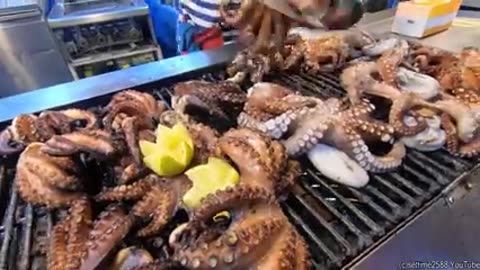 Best_Street_Food_of_the_World._Biggest_Food_Fest_in_Europe.__Gusti_di_Frontiera_,_Gorizia,_Italy