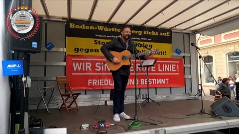 André Krengel in Schwäbisch Gmünd am 21.10.023 auf der 200. Mahnwache