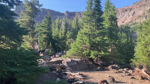 Central Oregon - Little Three Creek Lake - Gorgeous Alpine Environment - 4K