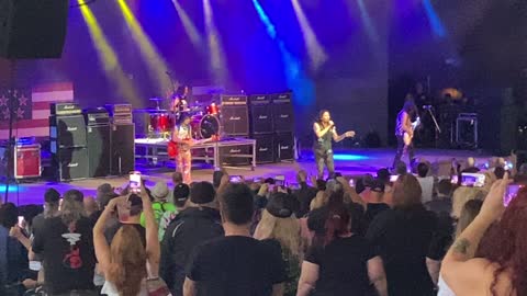 Cum on feel the noize Quiet Riot live 2022