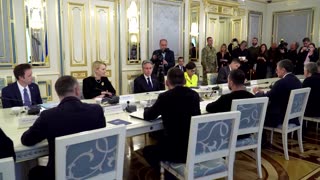 Zelenskiy lauds US aid, asks Blinken for air defenses