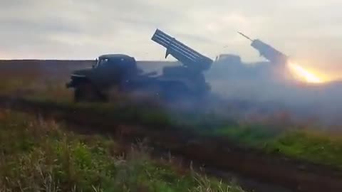 💥 Ukraine Russia War | Ukrainian BM-21 "Grad" MLRS Fires at Russian Positions | RCF