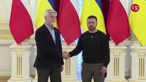 Ukraine's President, alongside Slovak and Czech counterparts, honour victims of Russian strikes