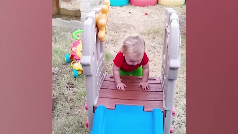 Funny Babies Playing Slide Fails - Cute Baby Videos_Full HD.mp4