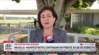 Manifestantes continuam em frente ao QG do exército em Brasília