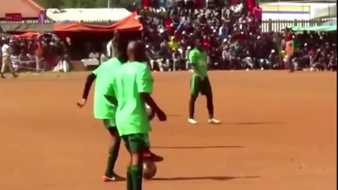 "What are these people?!" Impressive #soccer #soccer #