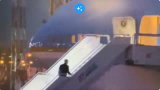 🚨 BREAKING: Joe Biden FALLS up the stairs of Air Force One departing Warsaw, Poland