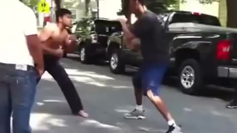 Muay Thai Fighter Vs Random Dude STREETFIGHT!