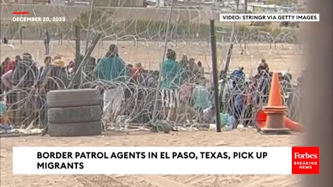 Border Patrol Agents In El Paso, Texas, Pick Up Migrants
