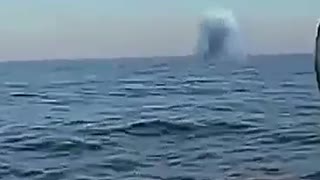 SEVERAL UFOS ESCAPE FROM THE HELICOPTER AND ENTER INSIDE THE SEA TO DEFEND THEMSELVES