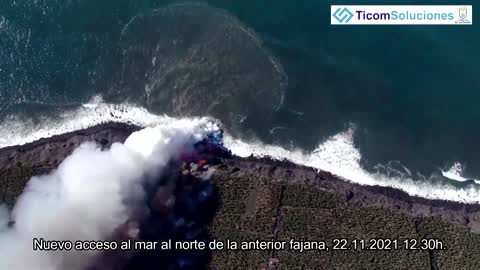 Rivers of lava pour from La Palma volcano