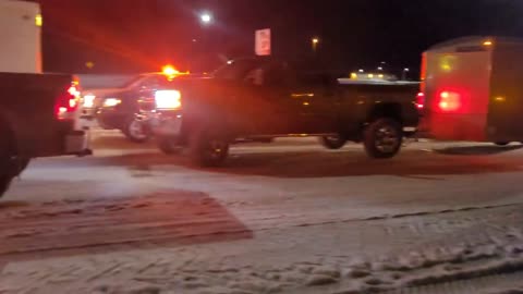 Freedom Convoy - Emerson border in Manitoba just shut down