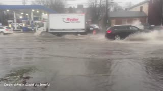 Heavy rains cause flooding in Kentucky