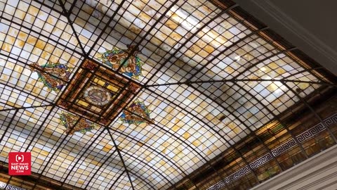 WATCH_ Crew cleans skylight at Bonneville County Courthouse for first time in decades