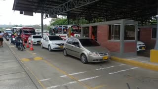 Caos vehicular en peaje de Turbaco: conductores reportan retrasos en el cobro