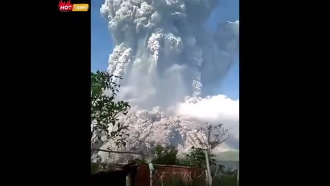 🚨WARNING: Indonesia Merapi volcano erupts