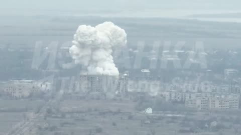 Russian FAB-1500 arrival on Ukrainian temporary deployment point in Krasnohorivka. Huge explosion