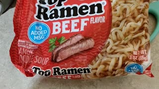 Eating Nissin Top Ramen Beef Flavor, Dbn, MI, 9/30/23