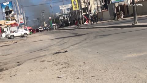 Somalia: Many people feared dead and injured as two car bombs rock Mogadishu