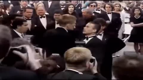 Jean-Claude Van Damme vs. Dolph Lundgren [Cannes, 1992]