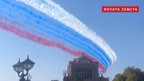 Su-35S Escort, Russian Tricolor Over The Sky In Abu Dhabi, Putin Arrived In The UAE