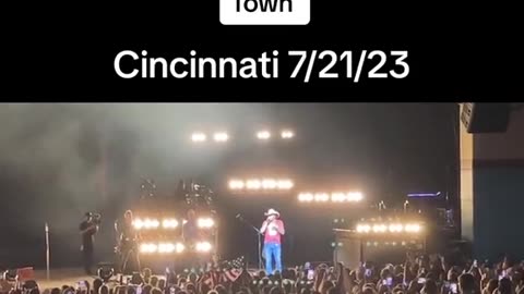 Jason Aldean Delivers EPIC Speech before He Sings "Try that in a Small Town" at Concert