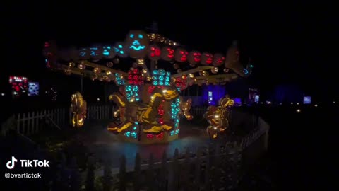 THIS IS SO NEAT~CAROUSEL MADE ENTIRELY OUT OF PUMPKINS