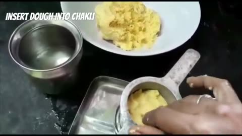 Ribbon Pakoda Recipe In Telugu _ Sankranti Special Recipe _ Ribbon Murukku Recipe _ Aaku Pakodi