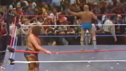 (1984) Andre the Giant vs The Iron Sheik - WWF