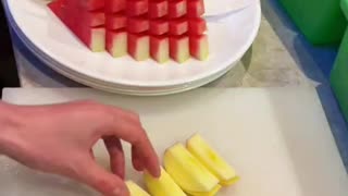 A tutorial for beginners in making fruit trays.