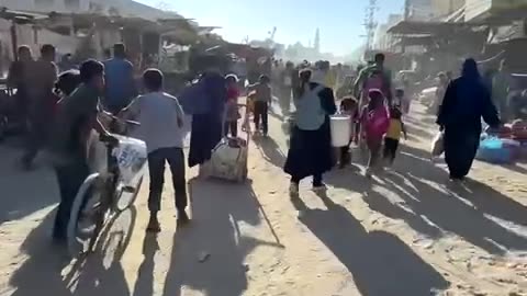 Tens of thousands of Palestinians in southern Gaza are fleeing homes and shelters once again