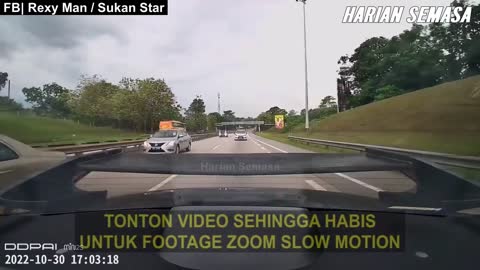Motor jatuh 'berpusing' atas highway