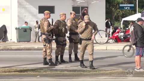 Manifestantes bolsonaristas atacam viaturas no Pará | SBT Brasil (07/11/22)