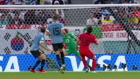 Suárez & Son Face-Off Uruguay v Korea Republic highlights FIFA World Cup Qatar 2022