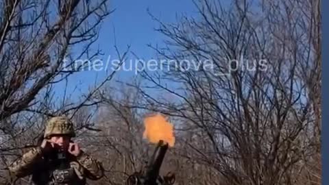 The first video of the use of the French MO-120-RT61 rifled 120 mm mortar.