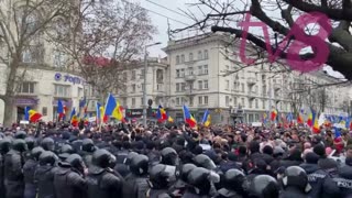 Many people protest in Moldova because of the high cost of living