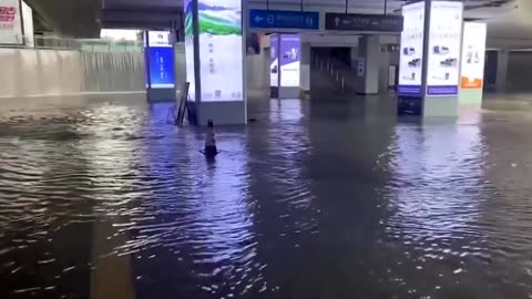 Flooding closes railway station in eastern China