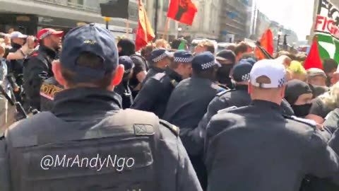 aug 24 2019 London 1.1 antifa marches against Tommy Robinson supporters